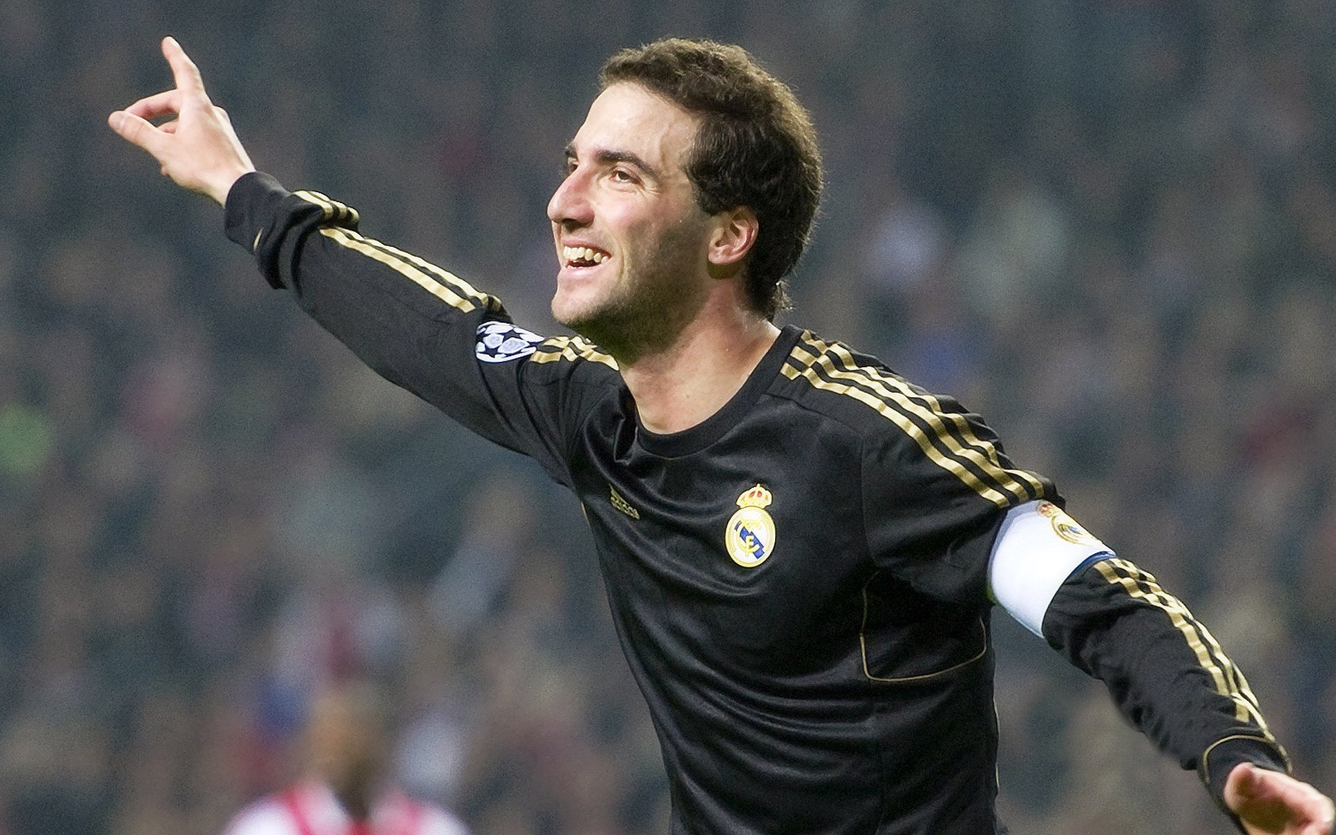 国安以4-0大胜锁定第四,泰山2-1战胜津门虎排第五,泰山国安热身