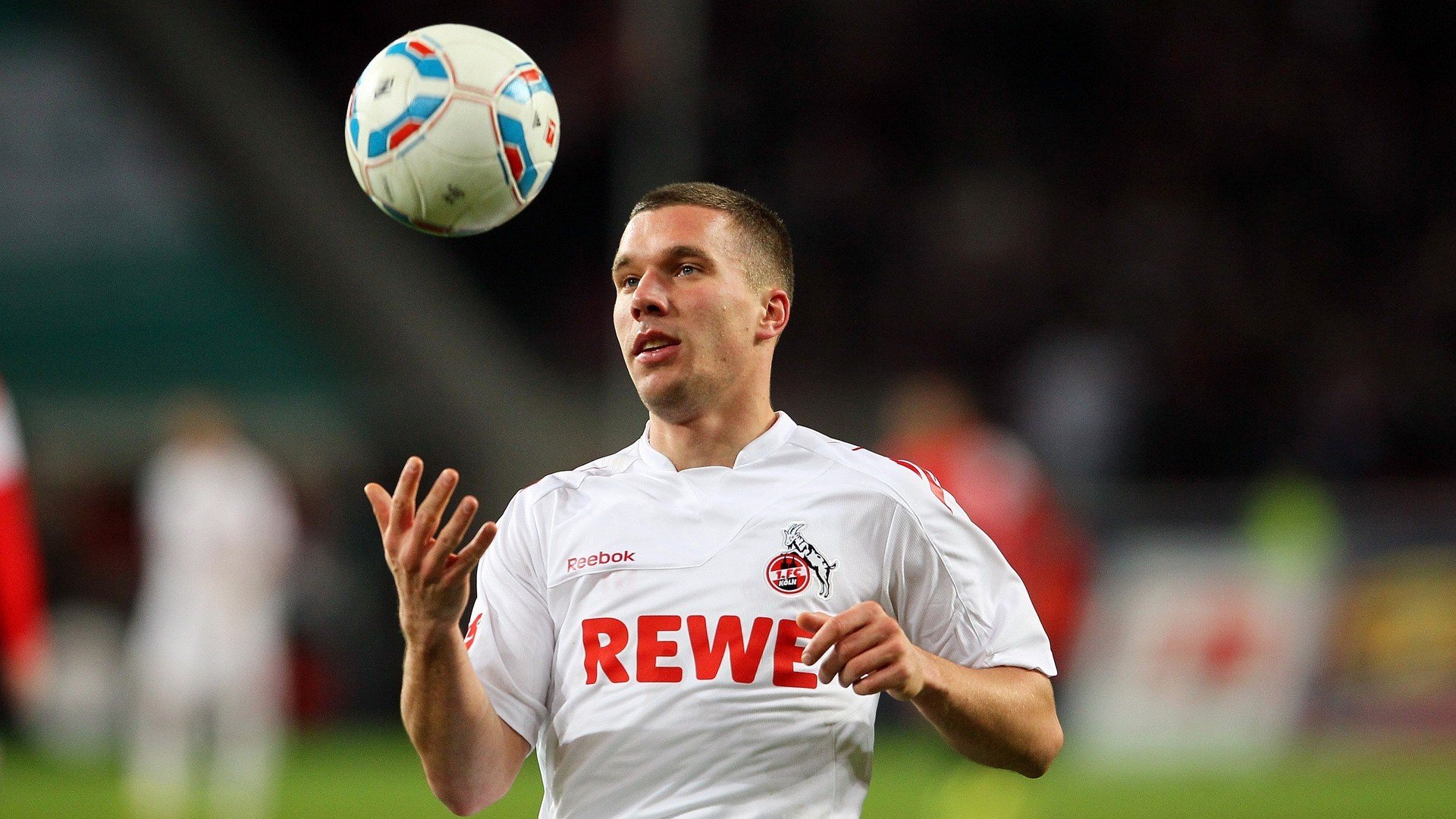 ac米兰 官网-技术统计：美队转身+起跳双领先，美队弹跳力